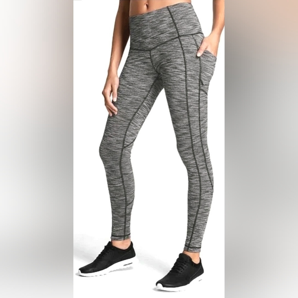 Women's Victoria's Secret Sport Grey/Black Knockout Leggings Size Small | EUC